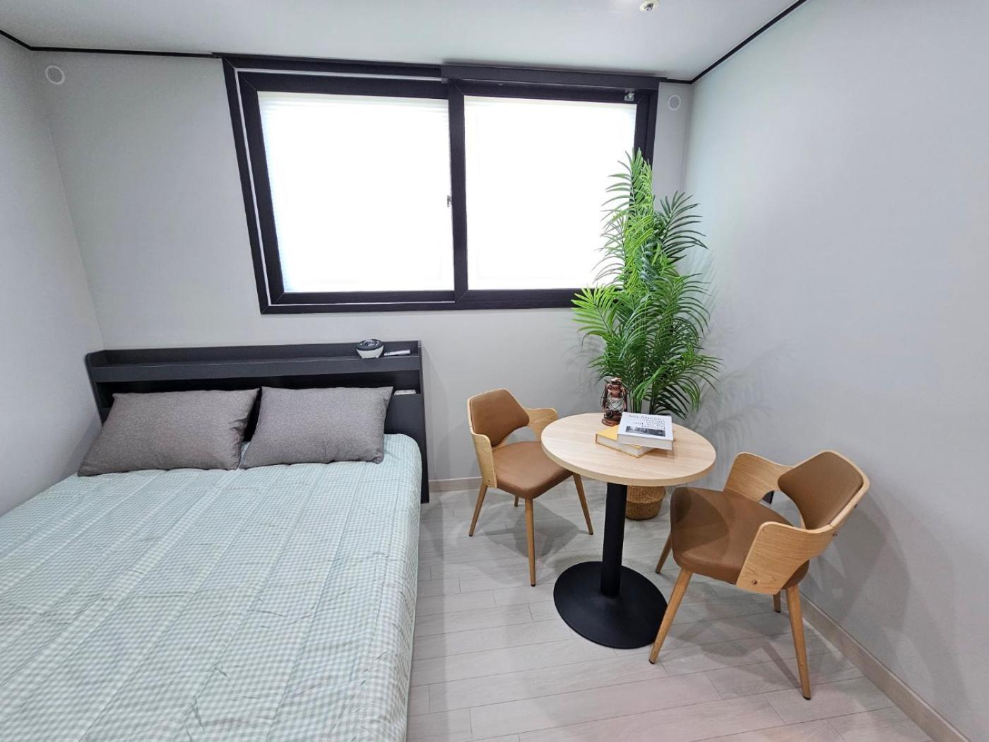 Apartment Hwagok Station - Two Room, Sunshine *