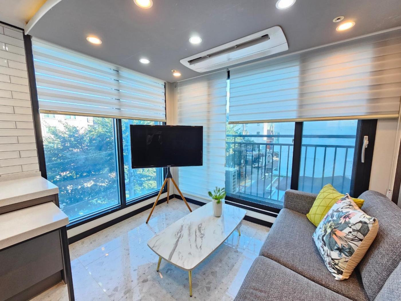 Hwagok Station - Two Room, Sunshine Seoul