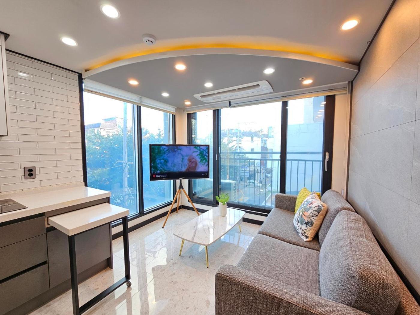 Hwagok Station - Two Room, Sunshine * Seoul